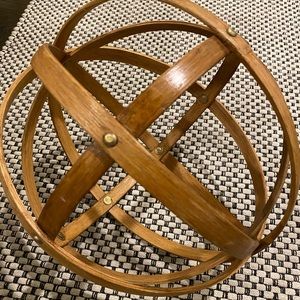 Wood orb decorative piece